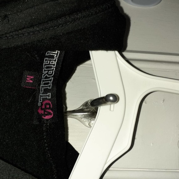 Black Basic Hooded Sweater M NWT - Picture 3 of 5